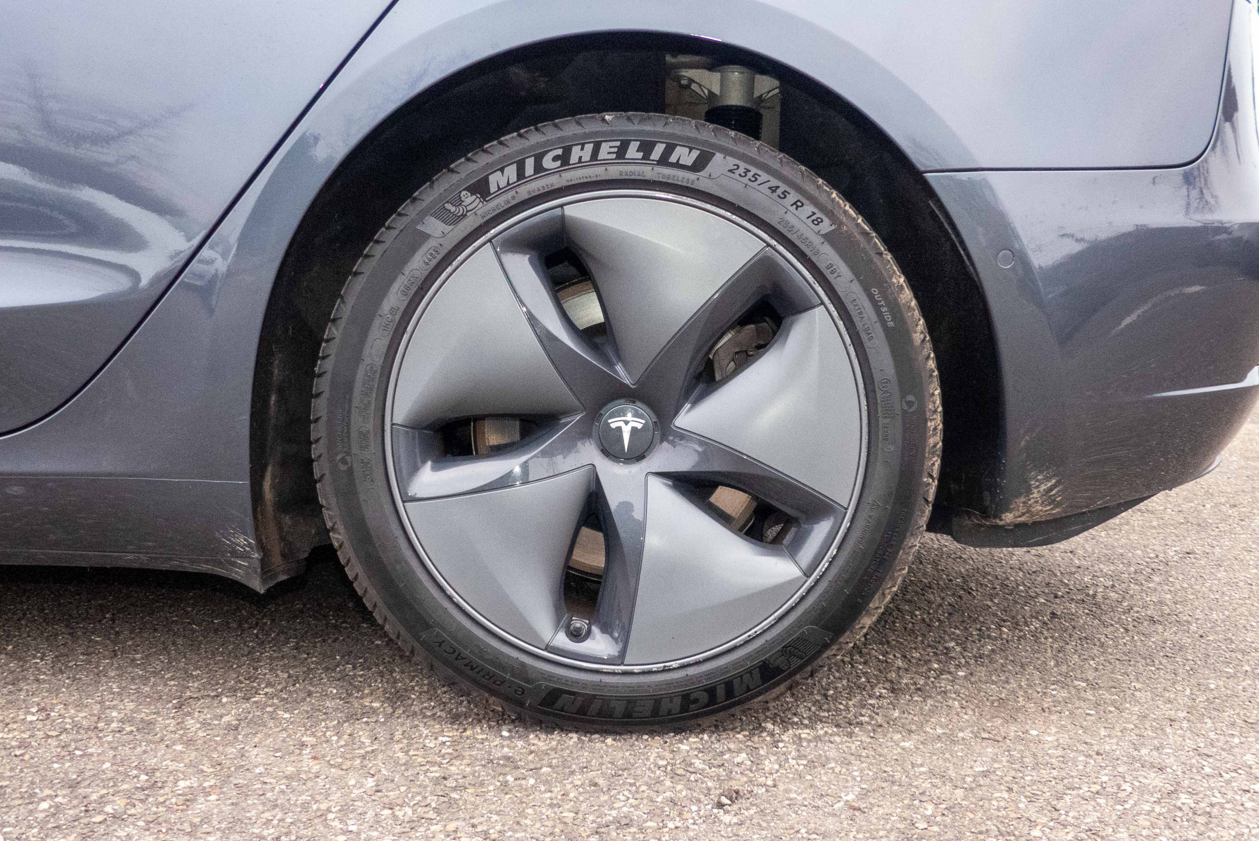 2019 Model 3 Standard RWD Plus Gris foncé