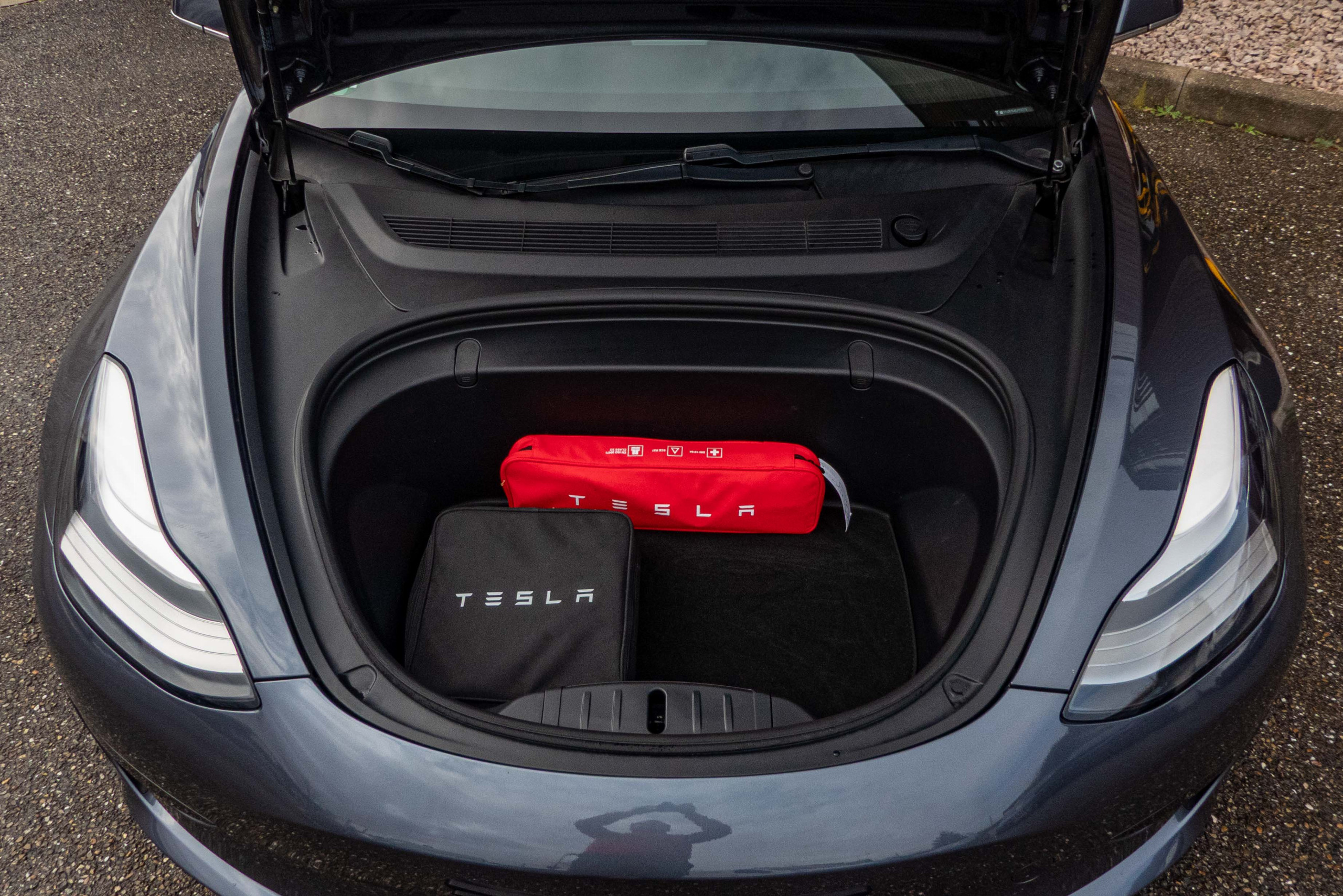 2020 Model 3 Standard RWD Plus Gris foncé