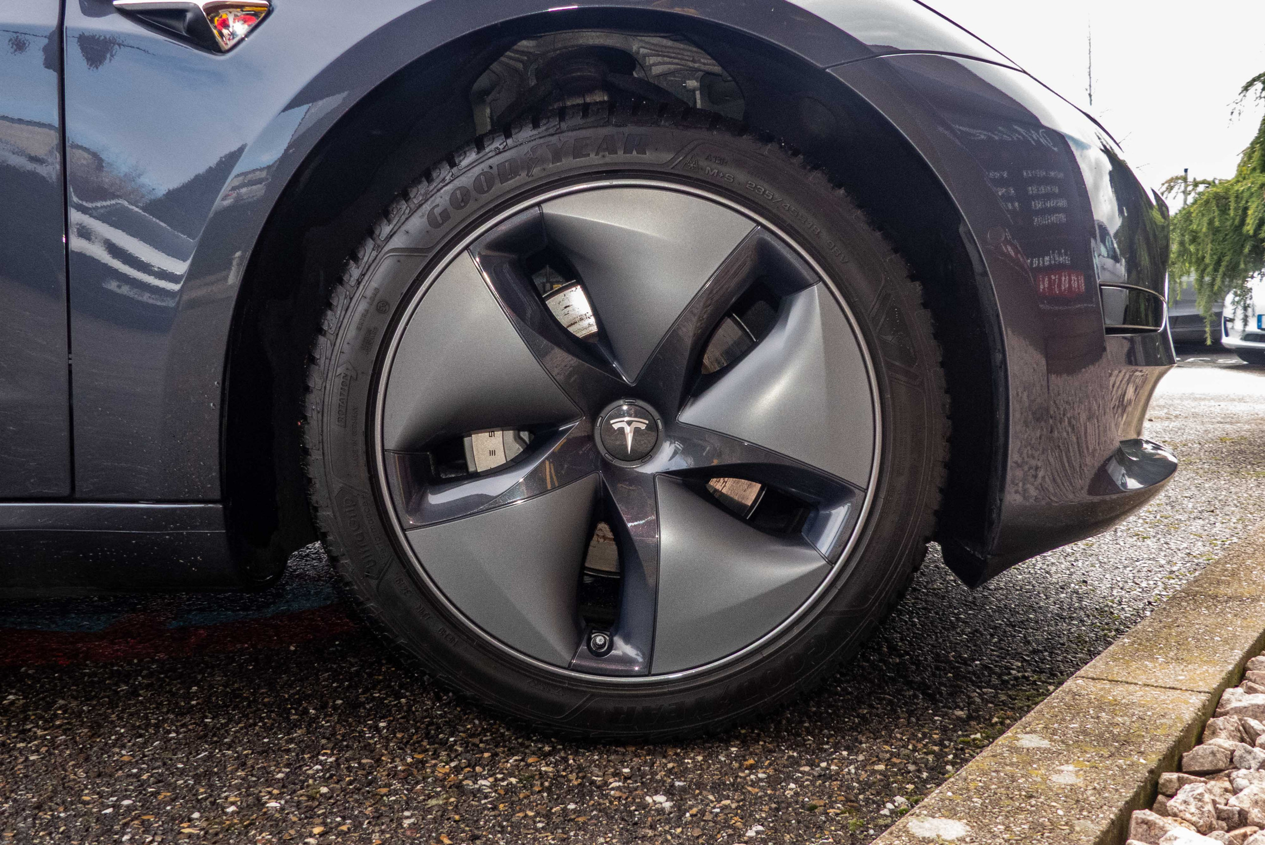 2020 Model 3 Standard RWD Plus Gris foncé